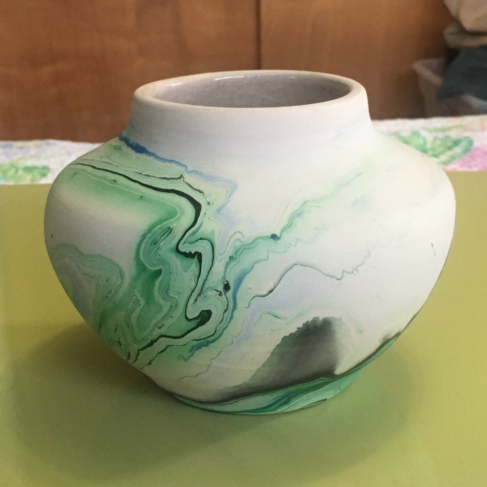 Nemadji Indian pottery turquoise swirl pattern vase